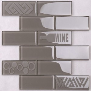 シンプルなスタイルの白い斜めのモザイクタイルのバスルーム