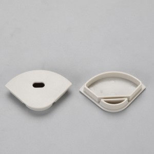 透明または拡散カバー付きLEDストリップアルミ押出三角形形状