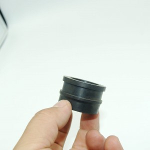 耐油性のゴムブロー