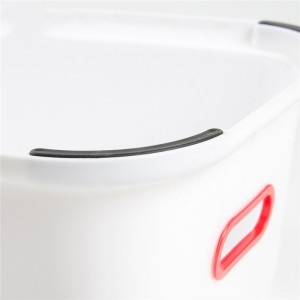 プラスチック製のキッズステップスツール、トイレトレーニングやバスルームでの使用に最適