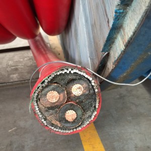 STA / SWAの装甲が付いている中型の電圧多中心装甲ケーブル