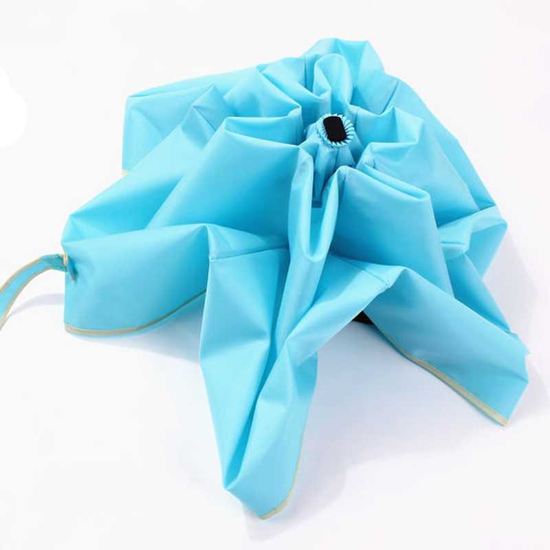 バッグのための青いミニ傘