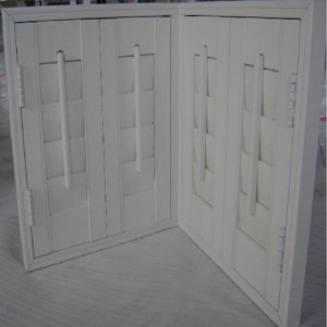 美しい窓とシャッターがあなたの家を美しくします