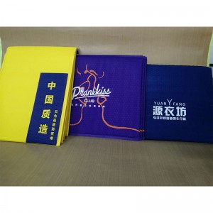 自己シール独自のロゴ印刷光沢アルミ箔フィルムカスタムローズゴールドメタリックバブルメーラーバッグ