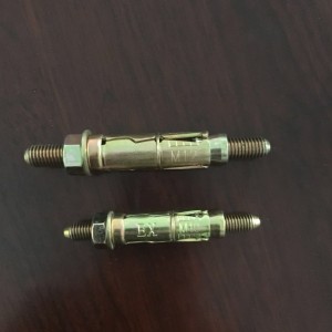 3本の頑丈なシールドアンカー