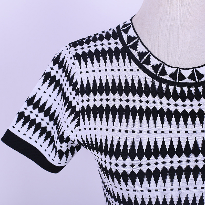 カスタマイズされた夏の黒く白い幾何学的な設計女性セータードレス