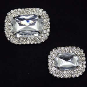 新しいデザインエレガントホワイトジュエリークリアアクリルラインストーンボタン安い縫製プラスチックボタン9