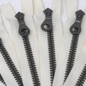 プラスチックジッパークローズドエンドファッションRIRI歯鍵穴のある引き手の自動ロックスライダー9