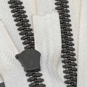 プラスチックジッパークローズドエンドファッションRIRI歯鍵穴のある引き手の自動ロックスライダー9