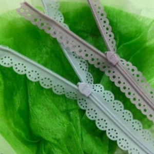 模様入りレーステープ付き目に見えないジッパー12