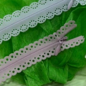 模様入りレーステープ付き目に見えないジッパー12