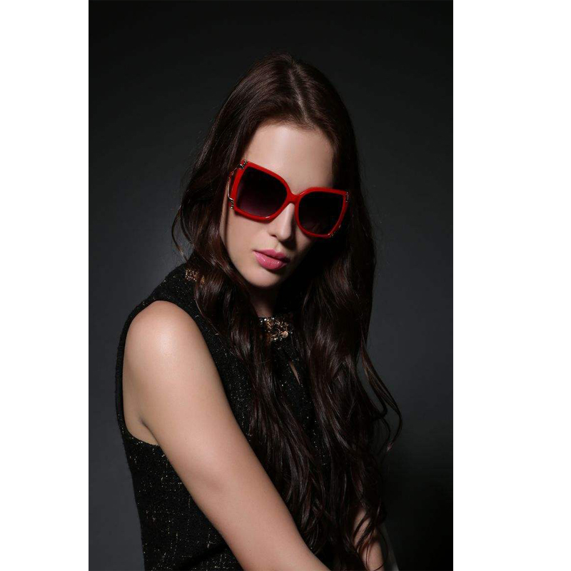 女性のプラスチックサングラス、紫外線400保護レンズ、OEMの発注は歓迎されている