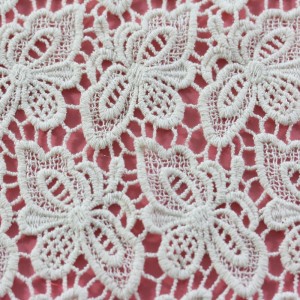 衣類のための新しい綿イタリアレース生地美しい水溶性蝶生地