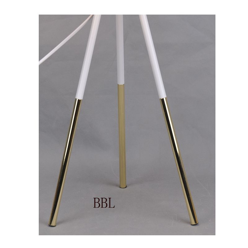 金属製シェード付き三脚テーブルランプ