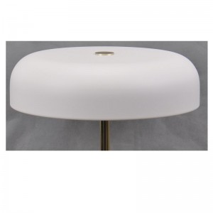 大理石ベースと金属シェード付きLEDテーブルランプ