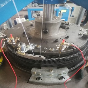 自動コットンバスケットボールニーキャップ編機