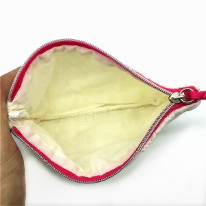 ウール化粧品袋