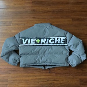 反射ダウンジャケット