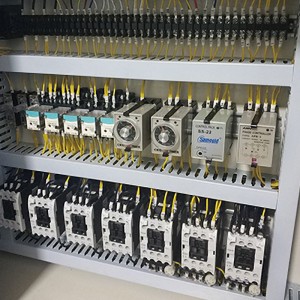 靴作りの紫外線照明機