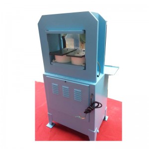 使用されるイタリアBANF P64シュープレス成形インソール機