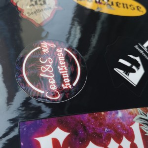 防水型抜きの会社のロゴの漫画の注文の紫外線証拠のビニールのステッカー