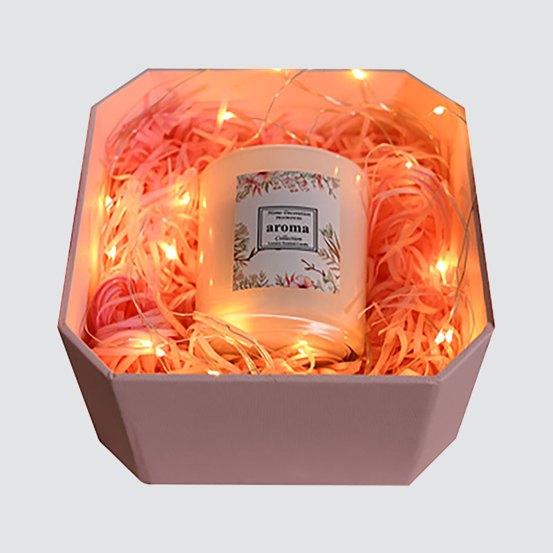 ピンクの甘いちょう結びのギフトボックス型フラップキャンドルカップチョコレート絶妙なギフトボックス