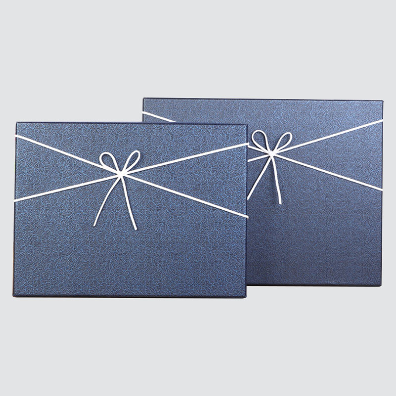 シンプルなスタイルの服ボックスサイズキャップ装飾的な蝶ネクタイギフトボックス