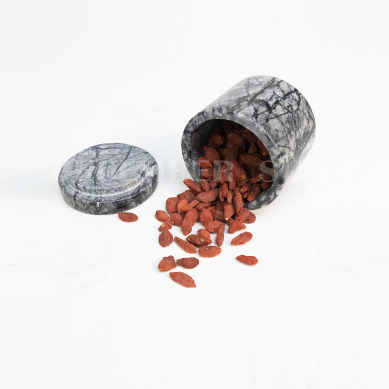 ふた付きの大理石の瓶