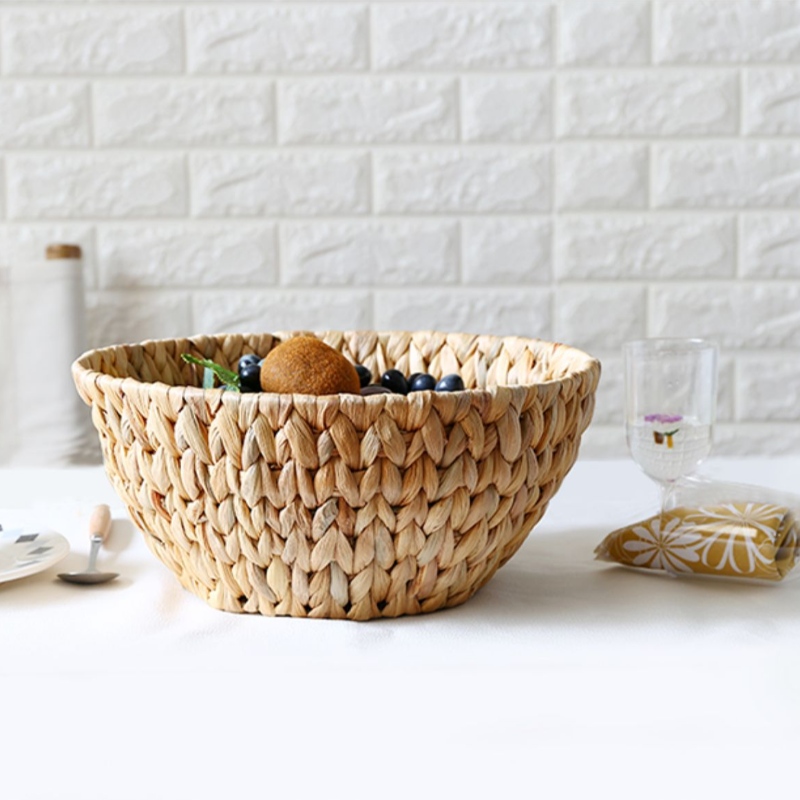 編まれたウォーターヒヤシンスバスケット