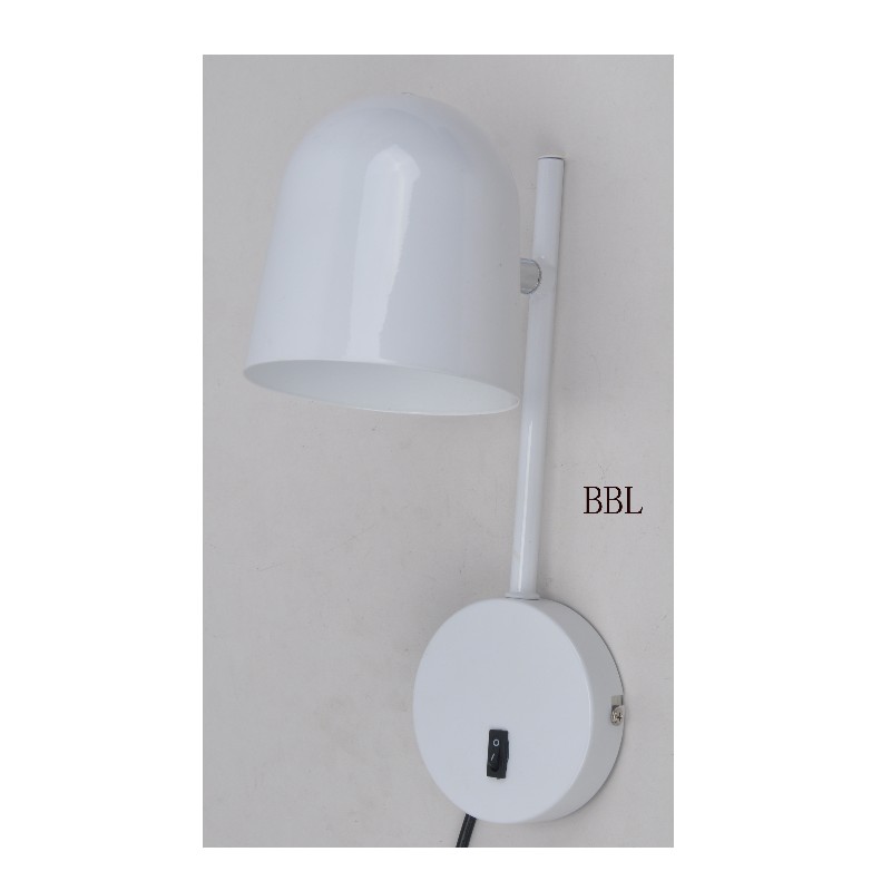 回転可能なメタルシェード付きウォールランプ