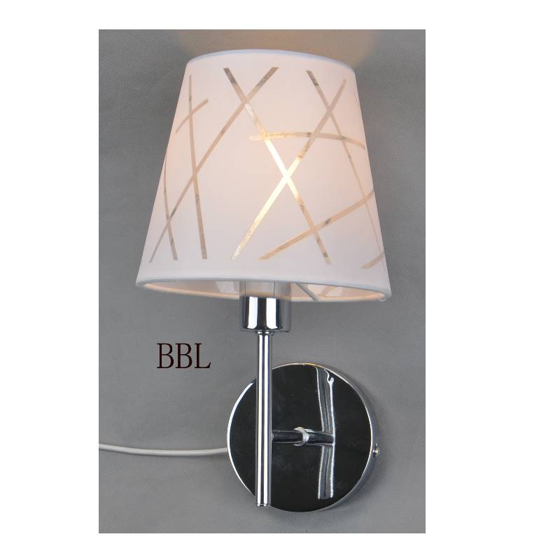 ファブリックシェード付き壁掛けランプ