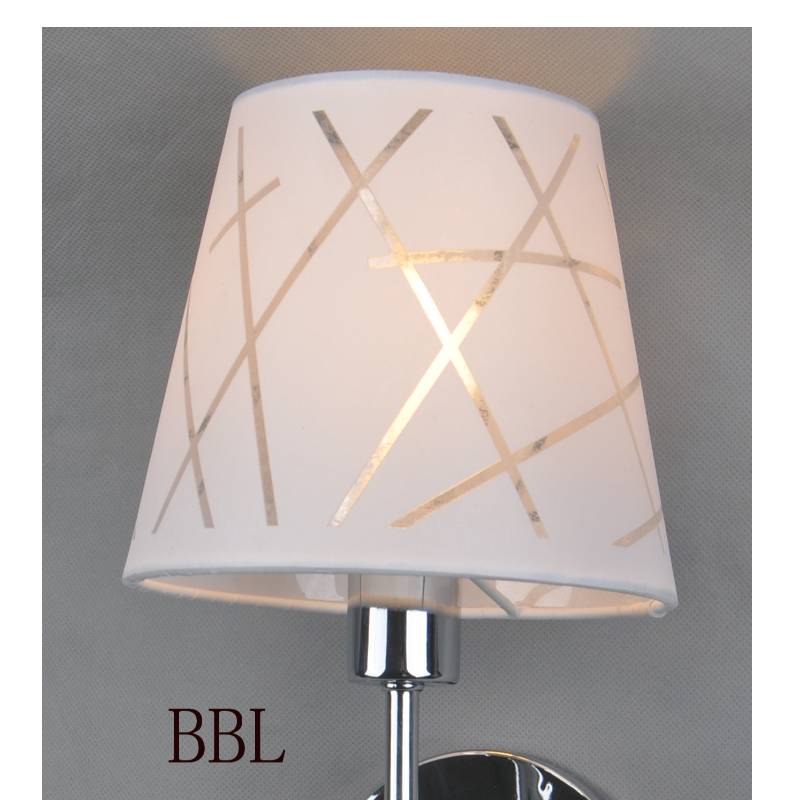 ファブリックシェード付き壁掛けランプ