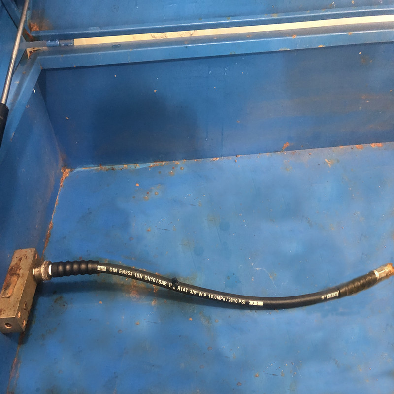 110MpaでのSAE 100 R1 3\/8 ''の標準BPテスト結果を超える