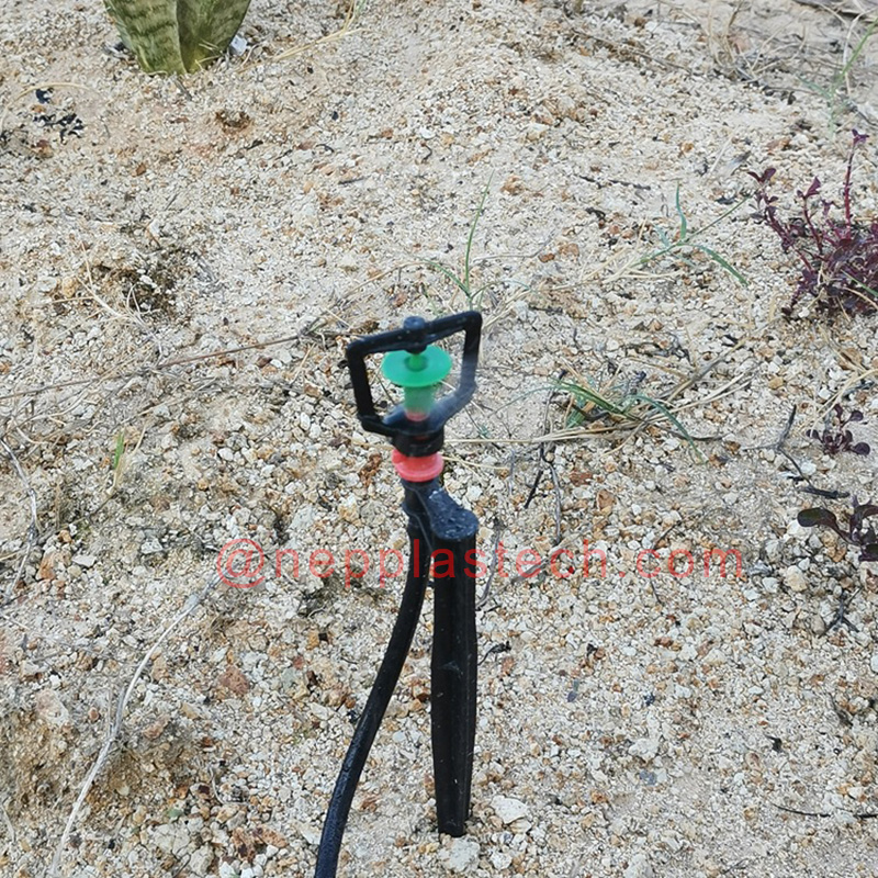 ソーラー灌漑システムアクセサリー15mmから60mmの黒いマイクロスプリンクラージェット杭
