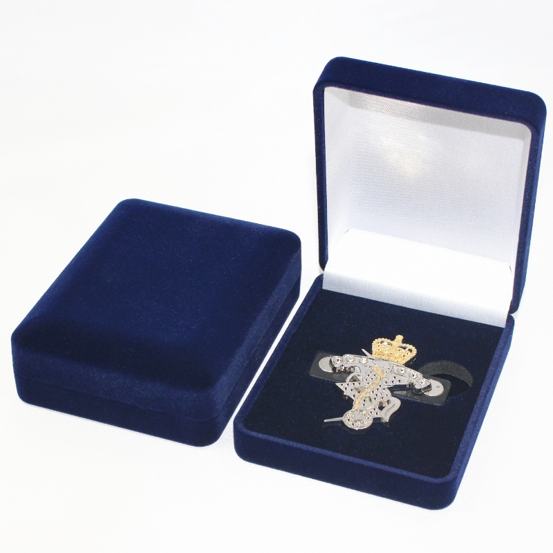 アイテムD-22Bコイン、ネックレス、バッジ用の丸型ベルベットボックス、mm。 70 * 90 * 30、重量約60g