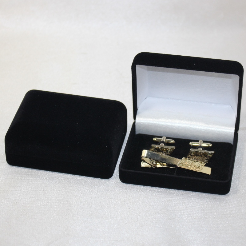 カフリンクス、ネクタイクリップまたはメダル、コインとバッジ、MMのための丸い形のビロードボックス。84 * 64 * 36、重さ約48 g