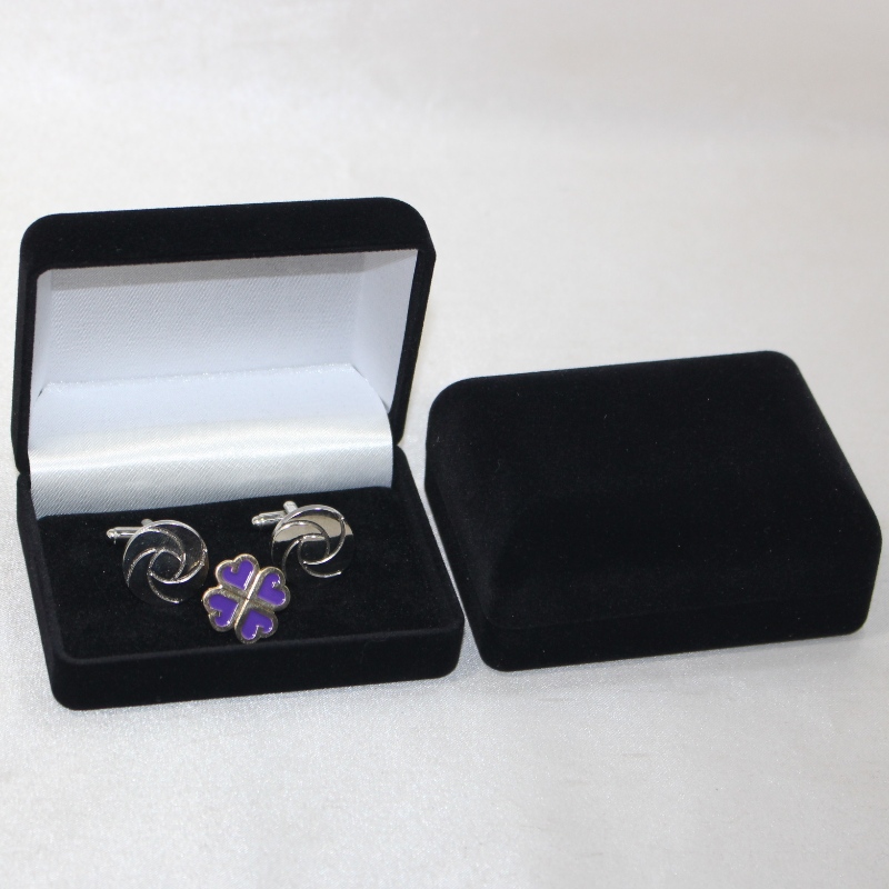 カフリンクス、ネクタイクリップまたはメダル、コインとバッジ、MMのための丸い形のビロードボックス。84 * 64 * 36、重さ約48 g