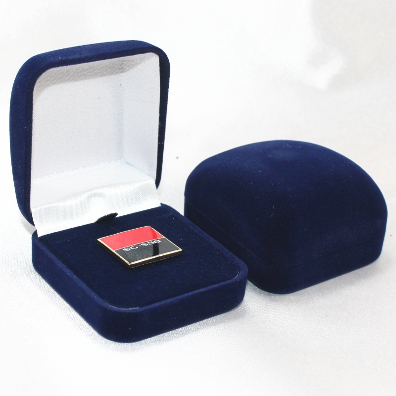 アイテムF-2リング、バッジ、小銭用の丸型ベルベットボックス、mm。 52 * 57 * 34、重量約27g