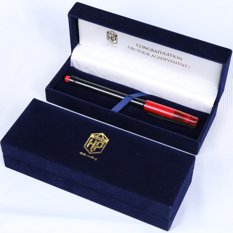 140×35 mmの複数のバッジ、ペンとネックレスなどのためのアイテムV - 12 L長方形革のペーパー・ボックス。160 * 58 * 40、重さ約120 g