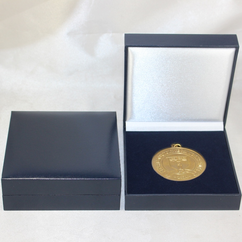 アイテムV-22 90 * 90mmコイン、バッジ、メダルなど用のスクエアレザーレットペーパーボックスmm.128 * 128 * 50、重量約191g