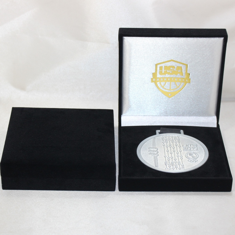 アイテムV-22S 90 * 90mmコイン、バッジ＆メダルなど用の正方形のフランネルボックスmm.128 * 128 * 34、重量約170g