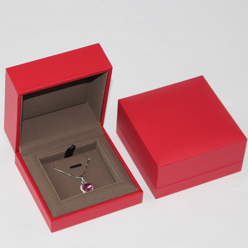 絶妙な宝石包装箱習慣高品質赤宝石ペンダント・ボックス、サイズは、90 * 90 * 45 mmです