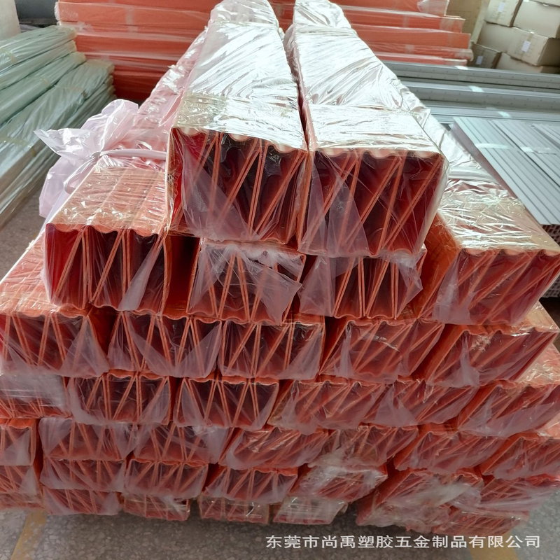 スチールラッピング用のカスタムPVCプラスチックチャネルプロファイル押し出し