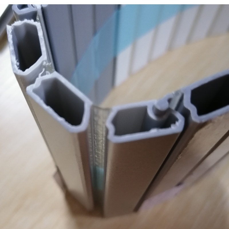 耐火PVCローラーシャッタースラットPVCシャッタープロファイル共押出PVCプロファイルスラットキャビネットドア用