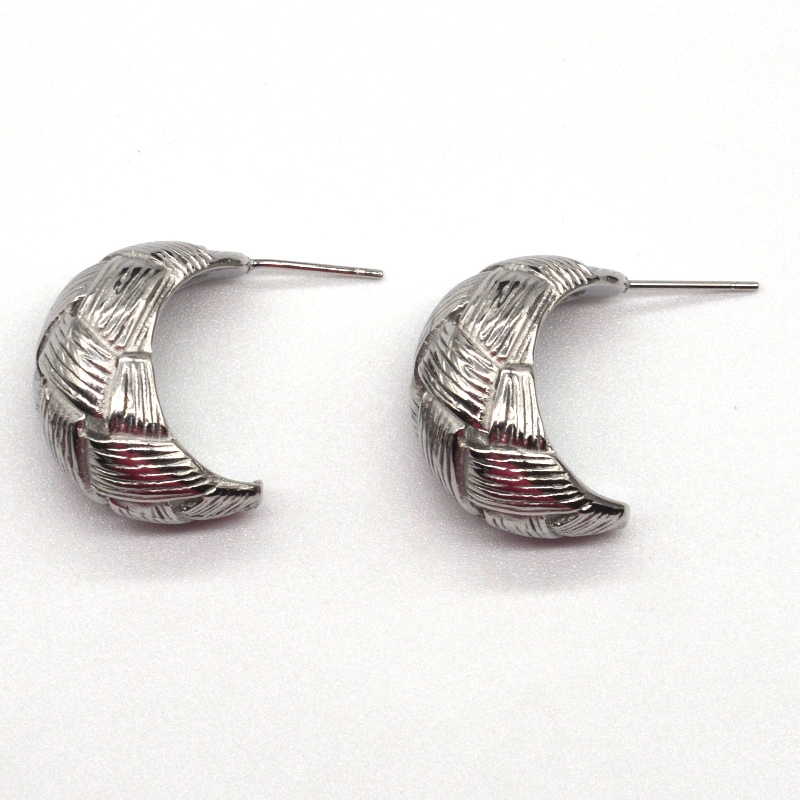 シルバーイヤリング女性用ラウンド刻印ツイルピアス、中国ルイファンバオジュエリー加工工場