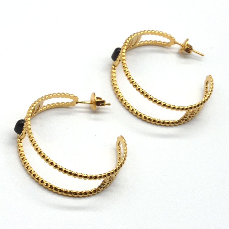 ゴールドフープピアス、C字型フープピアス、黒瑪瑙、女性の敏感な耳、低刺激性ジュエリー、中国ルイファンバオジュエリー加工工場