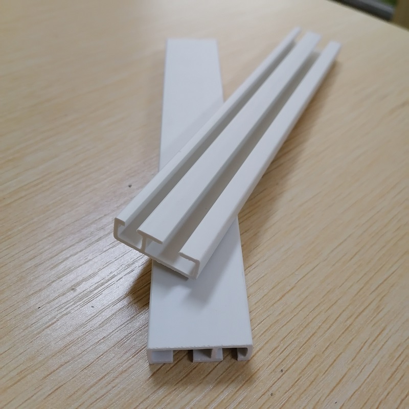 カーテンスライド部分のデザインとカスタムメイドの硬質PVCE字型レースウェイプロファイル