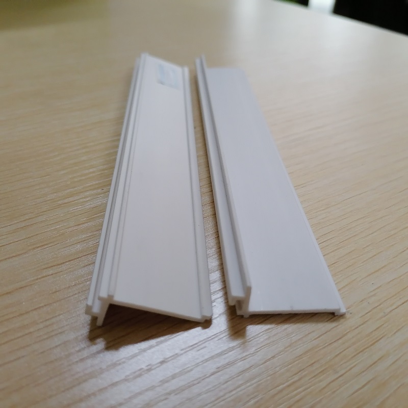 建物の装飾のためのpvclチャネルプロファイルpvcストリップpvcl形状プロファイルの中国メーカー