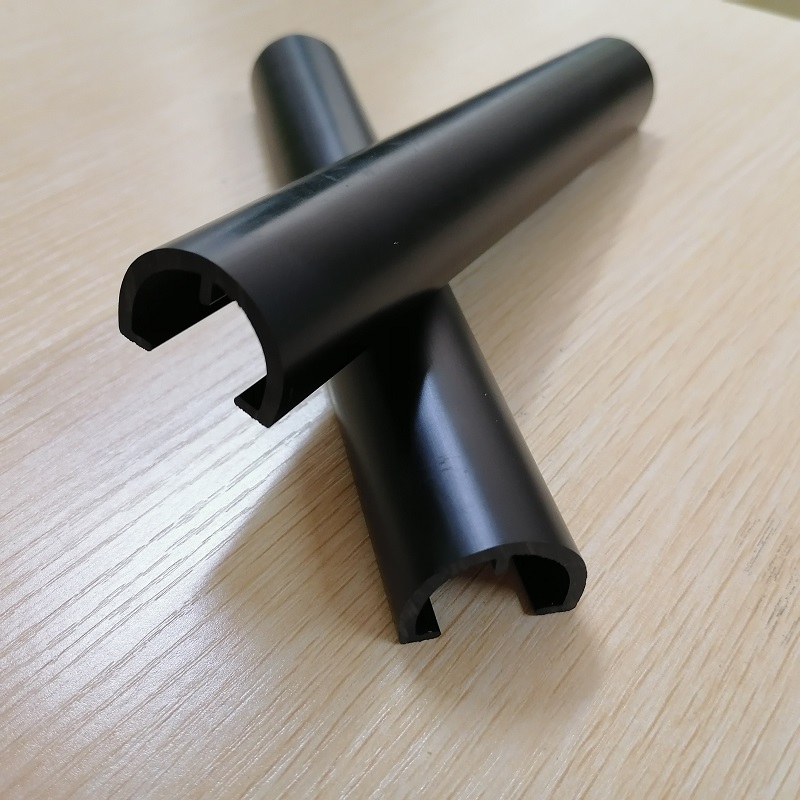 中国のサプライヤーからの保護トリムストリップ用のカスタムメーカー難燃性PVCプロファイルCチャネル