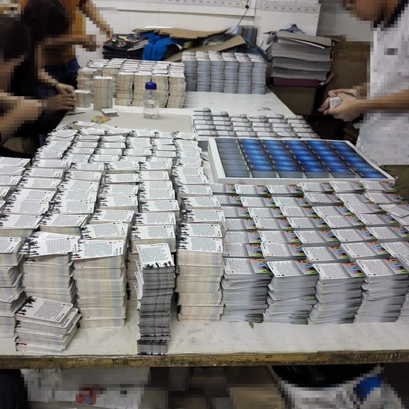 おもちゃ、洋服、靴、電子機器用の紙製ハングタグ